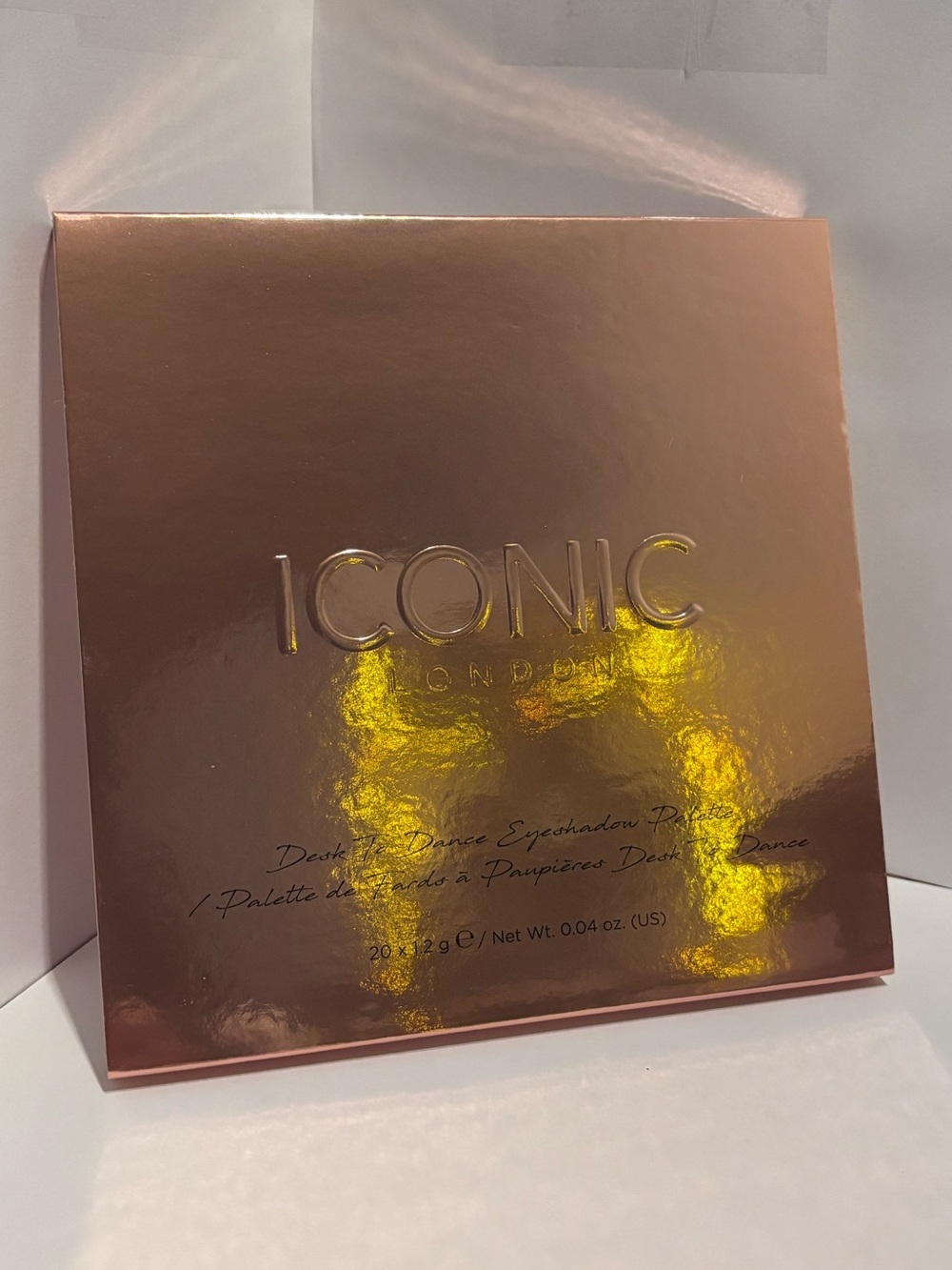 Iconic London Desk To dance eyeshadow palette